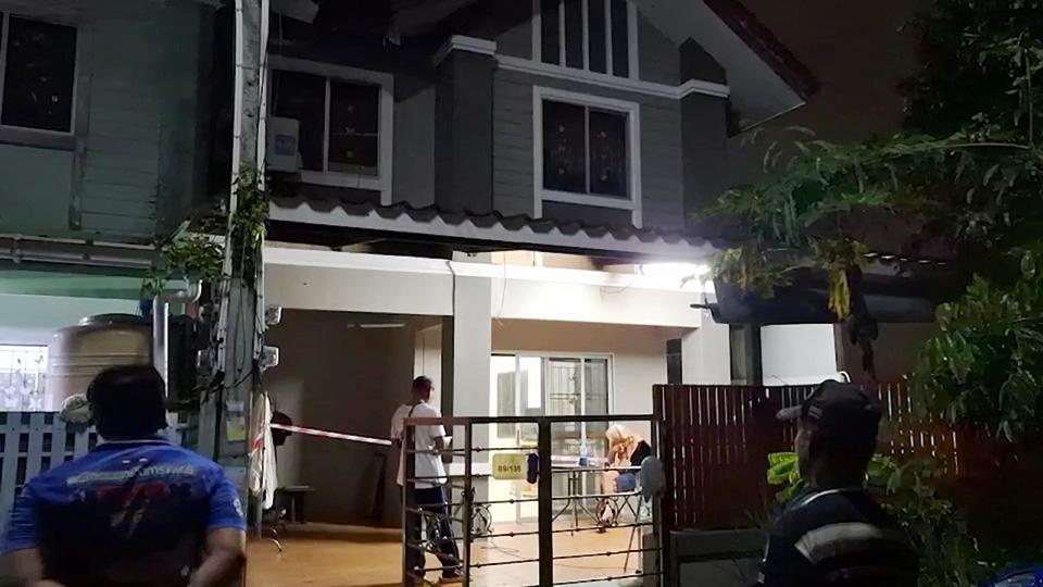 Berjam-Jam Suami Buta Tunggu Luar Rumah, Isteri Rupanya Akhiri Hidup Di Dalam