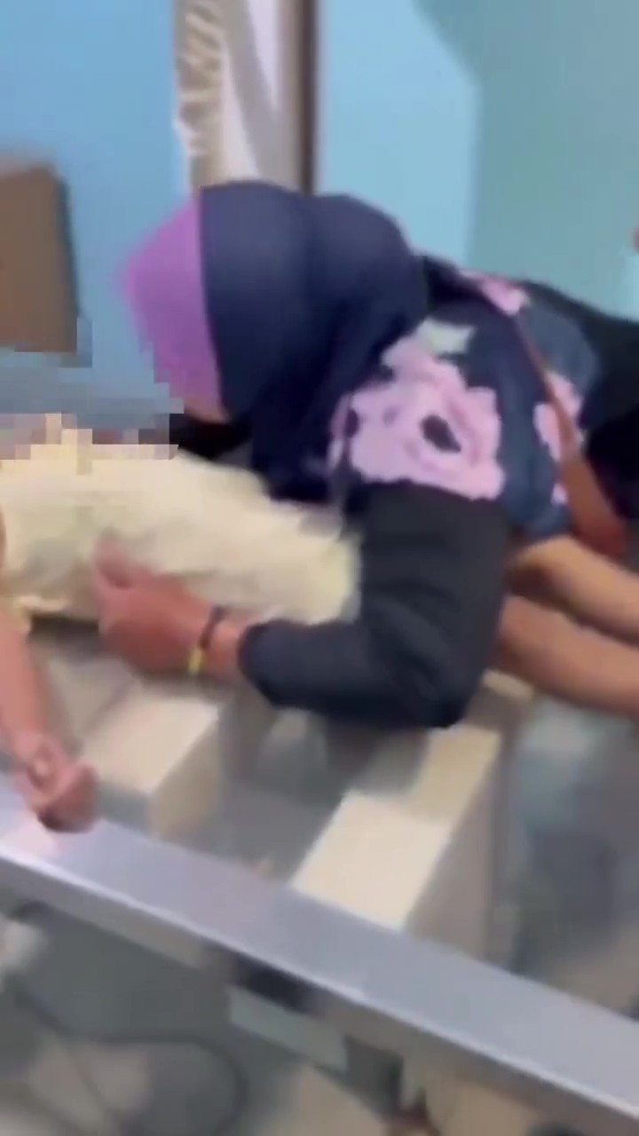 Tersedak Rambutan & Tak Sempat Diselamatkan, Ibu Ratapi Tubuh Kaku Anak 9 Tahun