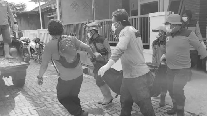 8 Tahun Hidup Tak Bergaul, Lelaki Ditemui Membusuk Dalam Rumah Penuh Sampah
