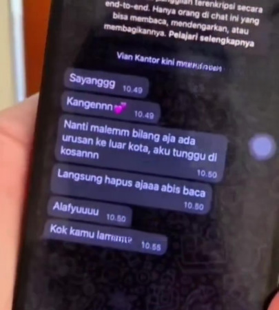 Isteri Tantrum Suami Terjumpa Mesej “Sayang Rindu Alafyuuu” Dengan Rakan Pejabat