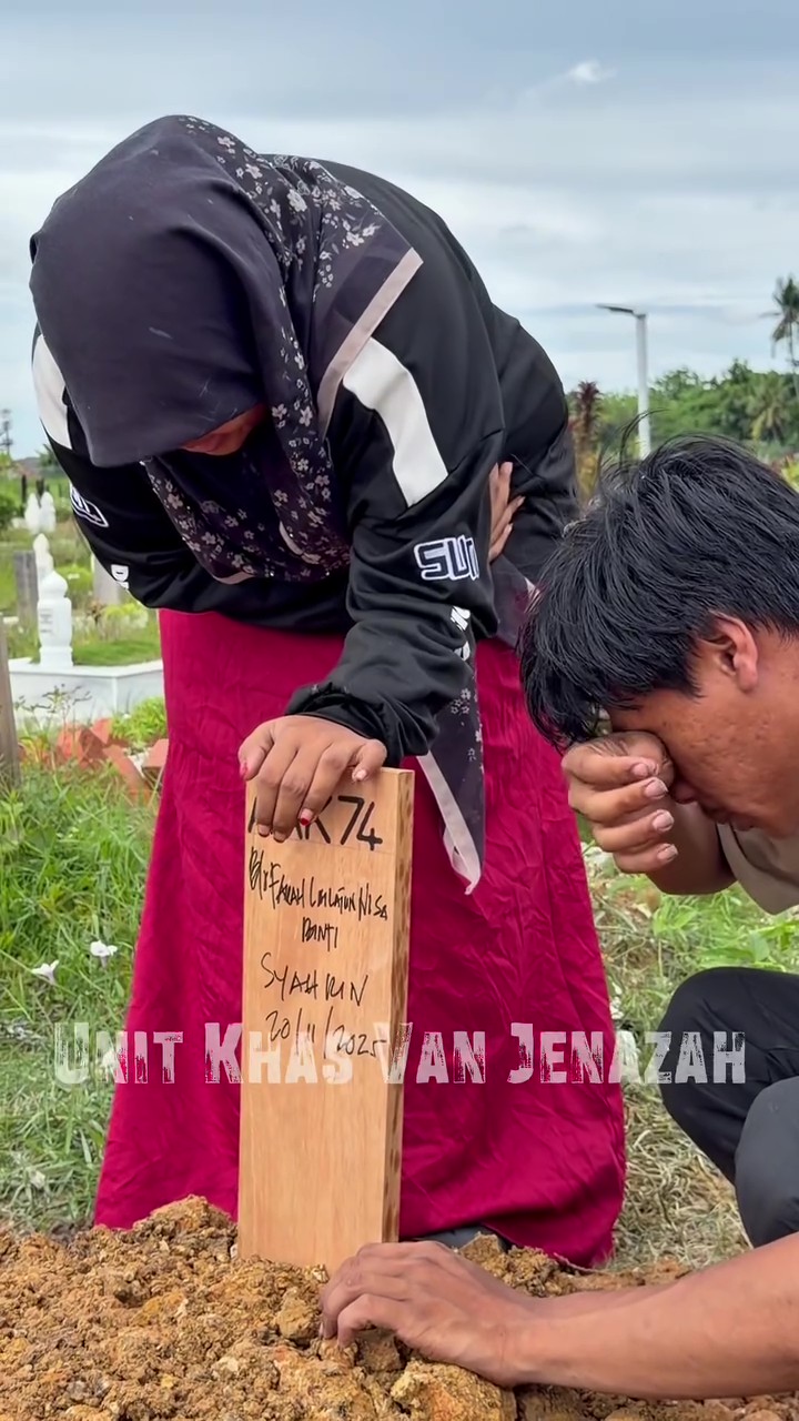 Isteri Bersalin Songsang Di Bilik Air Rumah, Kepala Bayi Tersangkut Terlalu Lama