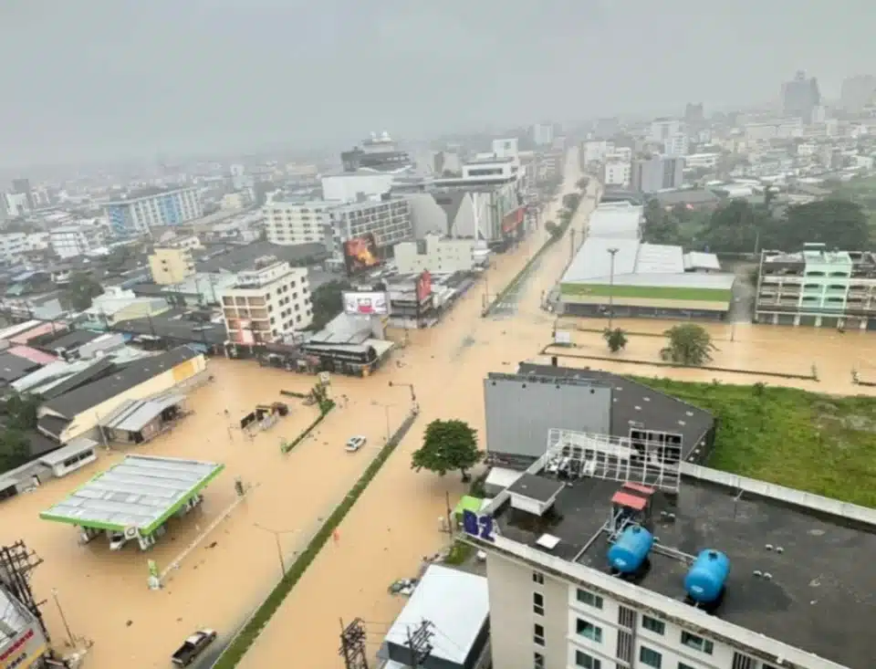 Isteri Berpantang Di Malaysia, Suami Terkandas Banjir Di Hatyai Dengan Skandal