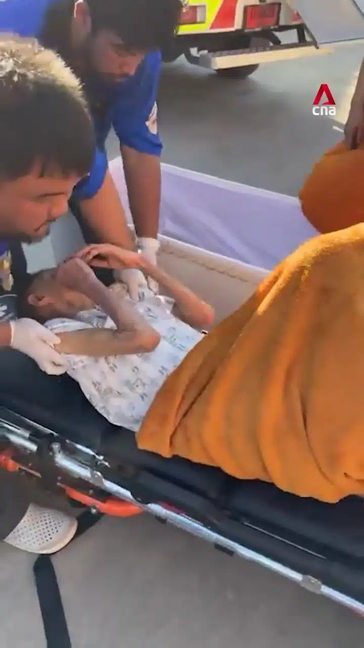 Sudah 2 Hari Pergi Selamanya, Wanita Tiba-Tiba Ketuk Keranda & Hidup Semula