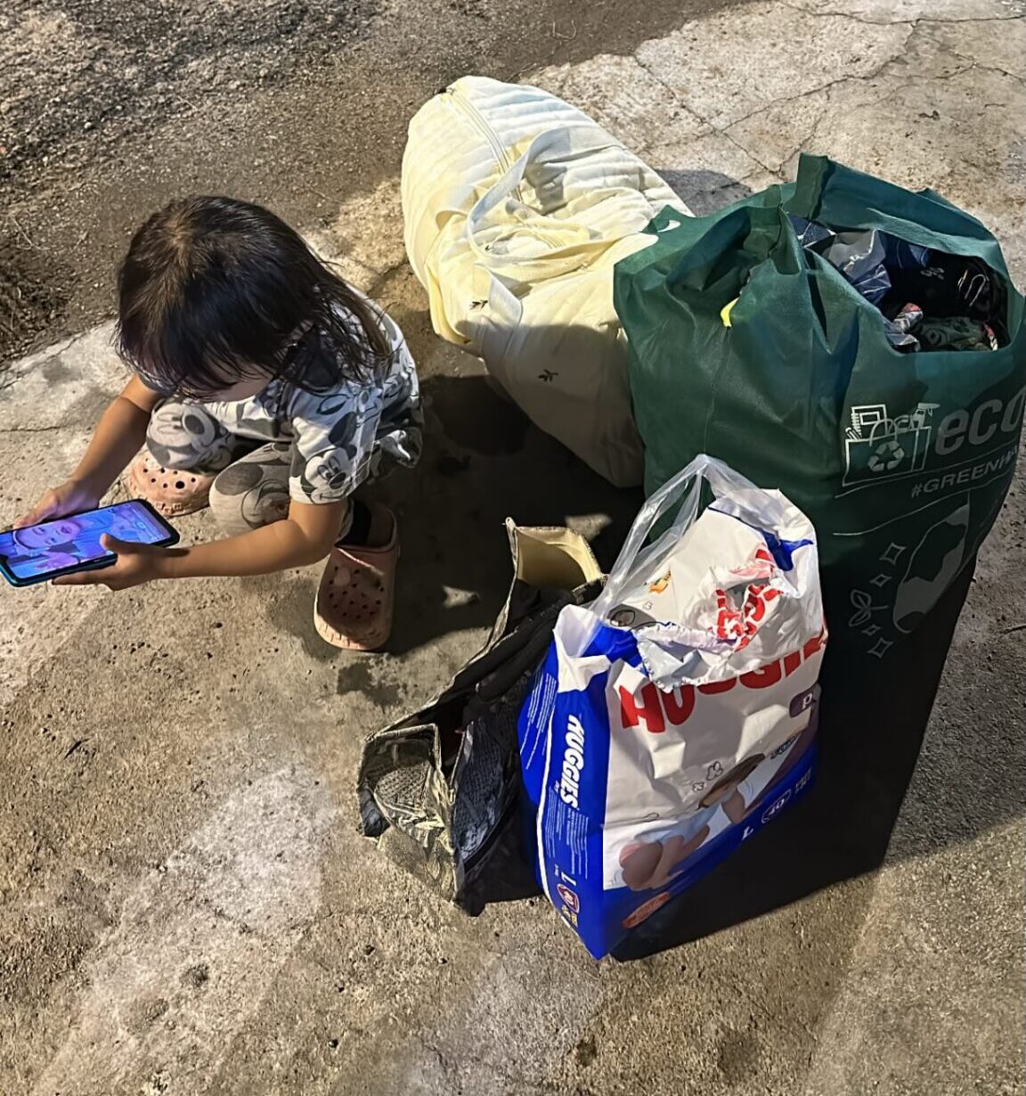 Baru 1 Bulan Duduk Serumah Lepas PJJ, Isteri Sarat Hamil & 2 Anak Dihalau Suami