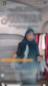 Gelak Bila Pelanggan Tanya Saiz Baju Untuk Berat 90KG, Live Host Dibuang Kerja