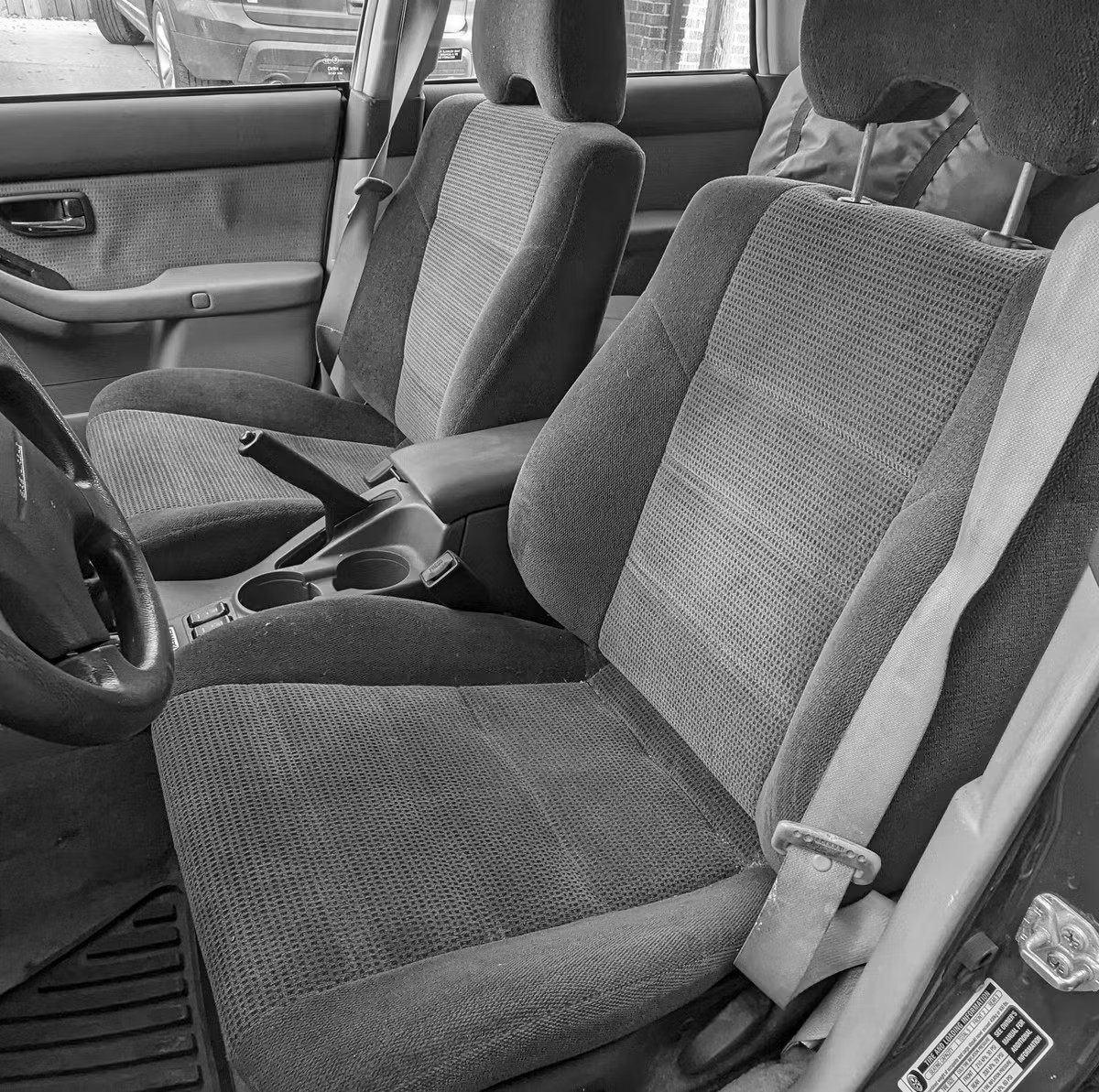 Suami Pembersih Berjaya Beli Kereta, Isteri Pinjam Kejap Temui Panty Bawah Seat