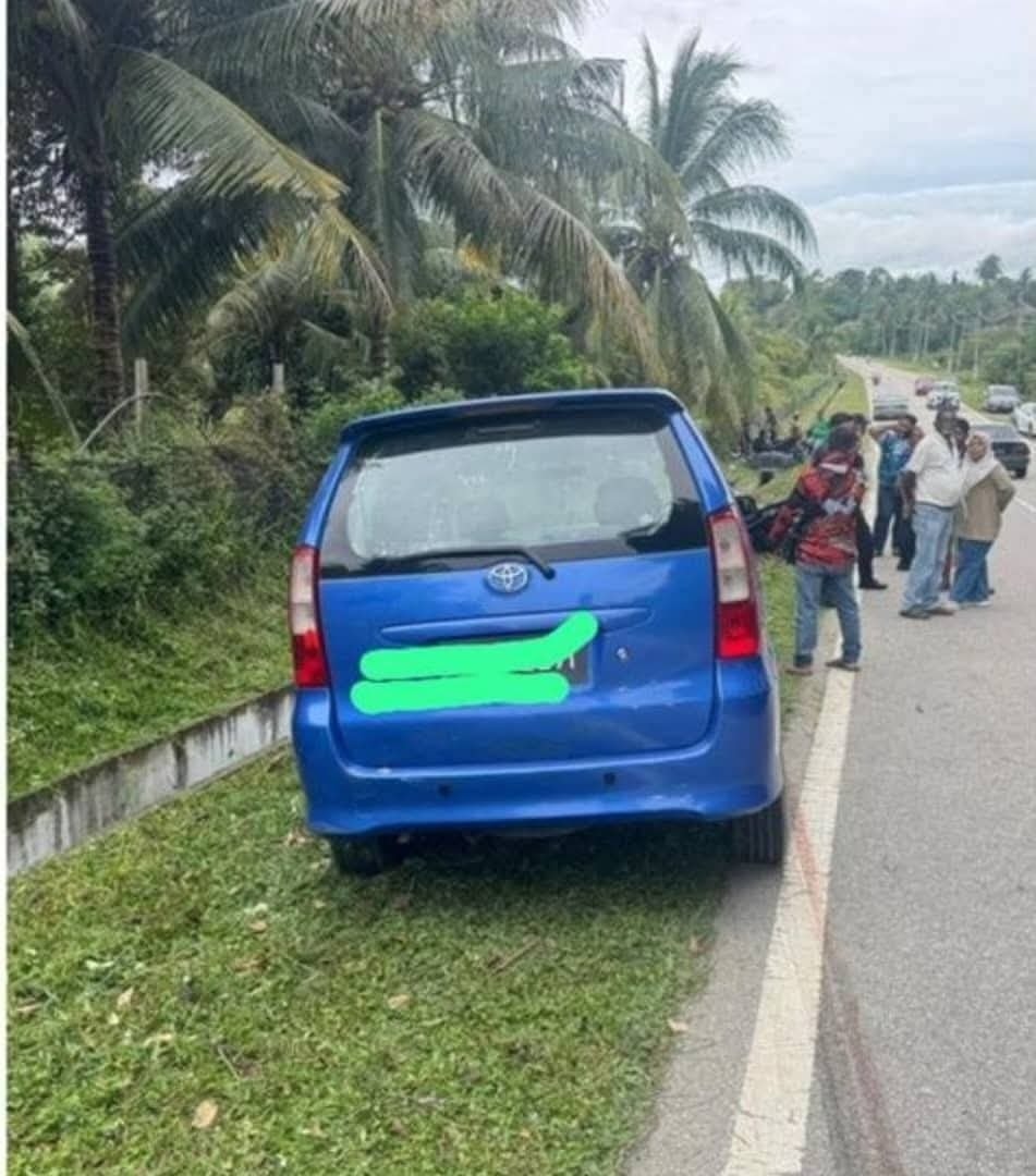 Terperosok Bawah MPV : Adik Iman Melintas Jalan Untuk Kejar Kakak Saat Bermain
