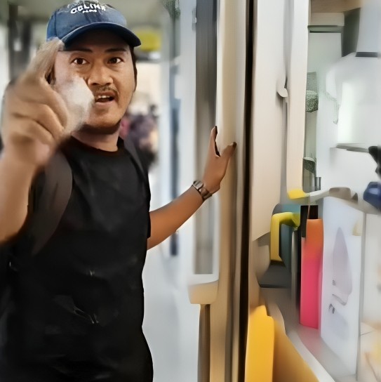 Hanya Terima Bayaran QR, Nenek Tak Dapat Beli Roti Walaupun Sudah Beratur