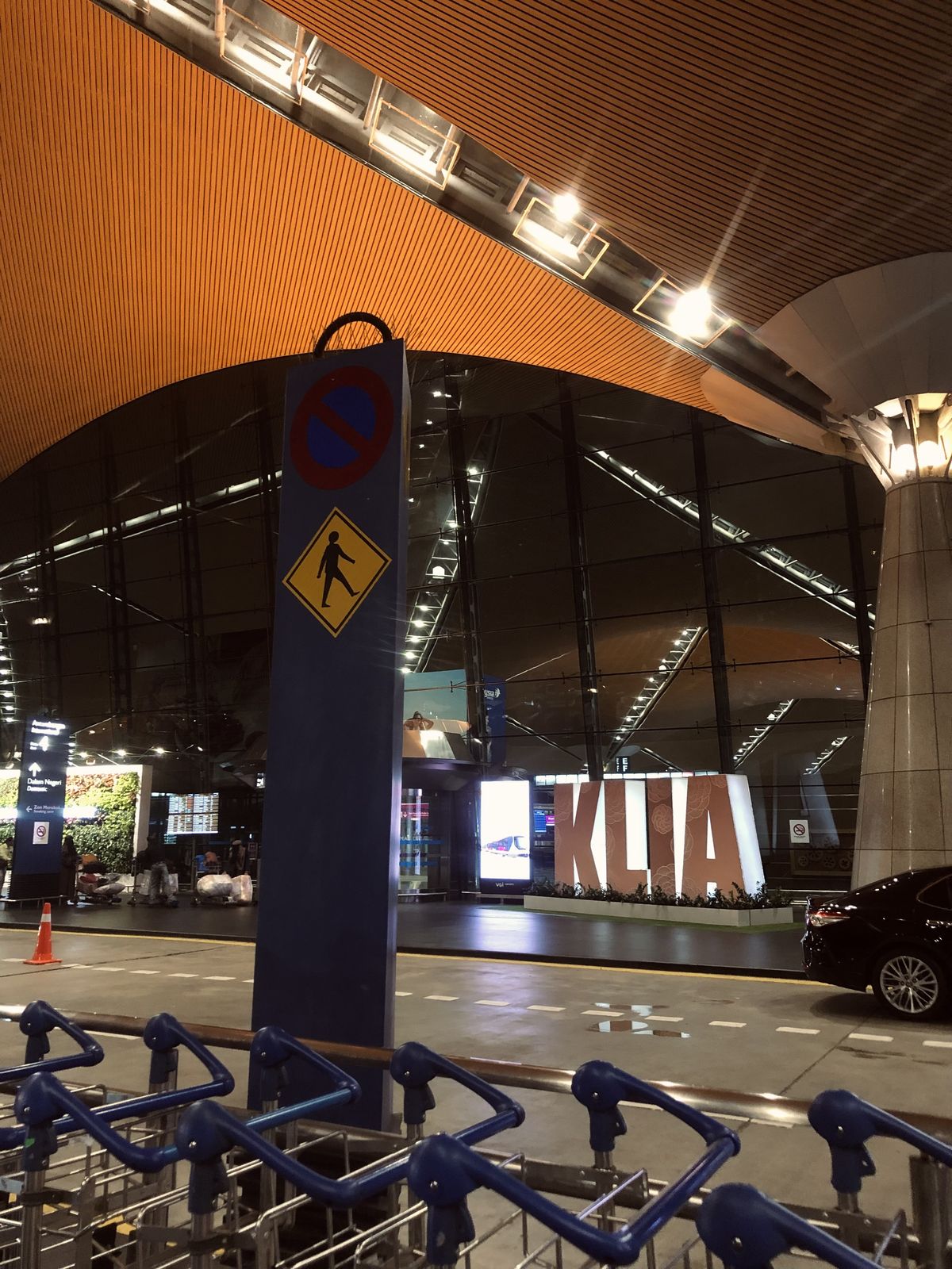 Rupanya Ada Yang Tinggal Percuma Di KLIA Sejak 2020 – “Yang Kerja Sana Je Tahu”