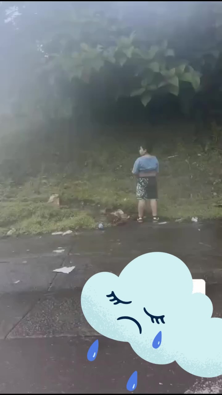 Tergelak Lihat Anak Kencing Tepi Highway, Suami Isteri Meninggal Dihentam Treler