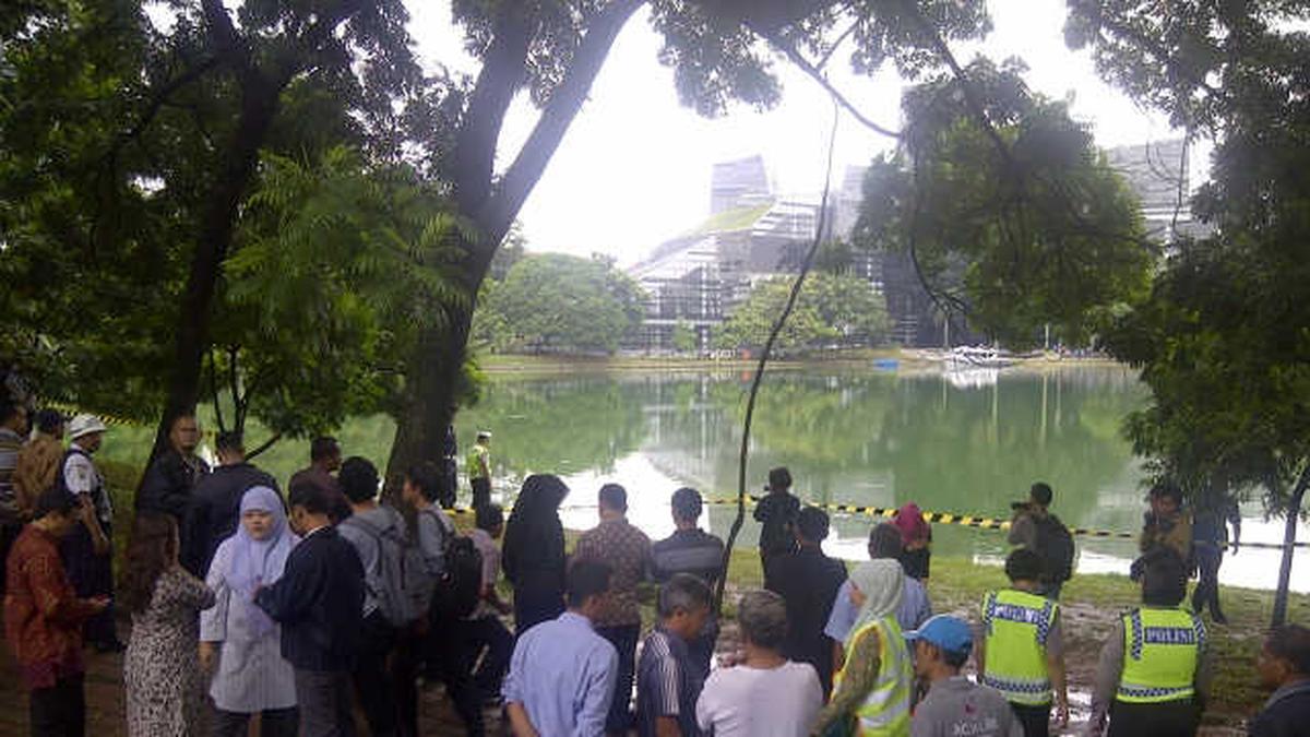 Mahasiswa Ditemui Mengembang Di Tasik Universiti, Beg Berisi 14KG Batu Bata