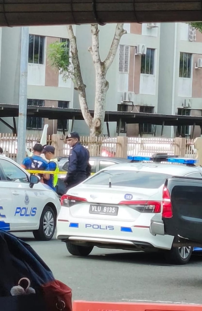 Hilang Sejak Jumaat, Bapa Temui Anak & Kekasih Meninggal Dunia Dalam Kereta