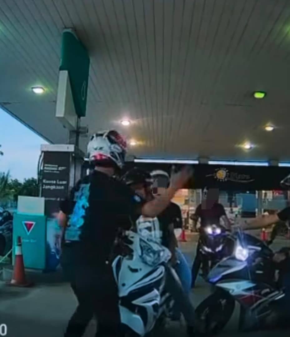 Polis Lempang Orang Awam Di Stesen Minyak Rupanya Sedang Cuti Semasa Kejadian