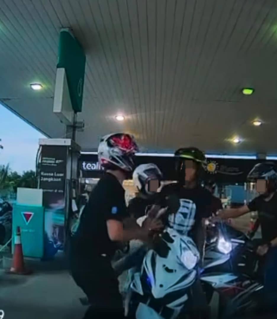 Polis Lempang Orang Awam Di Stesen Minyak Rupanya Sedang Cuti Semasa Kejadian