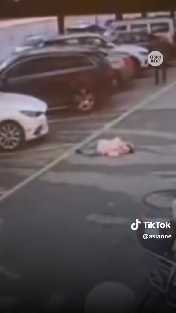 Ibu Bagi Giliran Jaga Pada Ayah Walau Enggan, Anak Menangis Tertekan & Meninggal