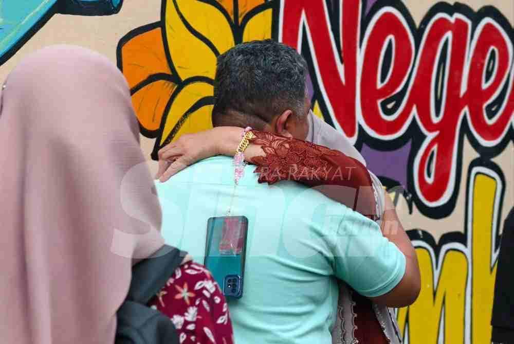 Anak Tertinggal 9 Jam Dalam Kereta, Ibu Terlupa Hantar Ke Pengasuh