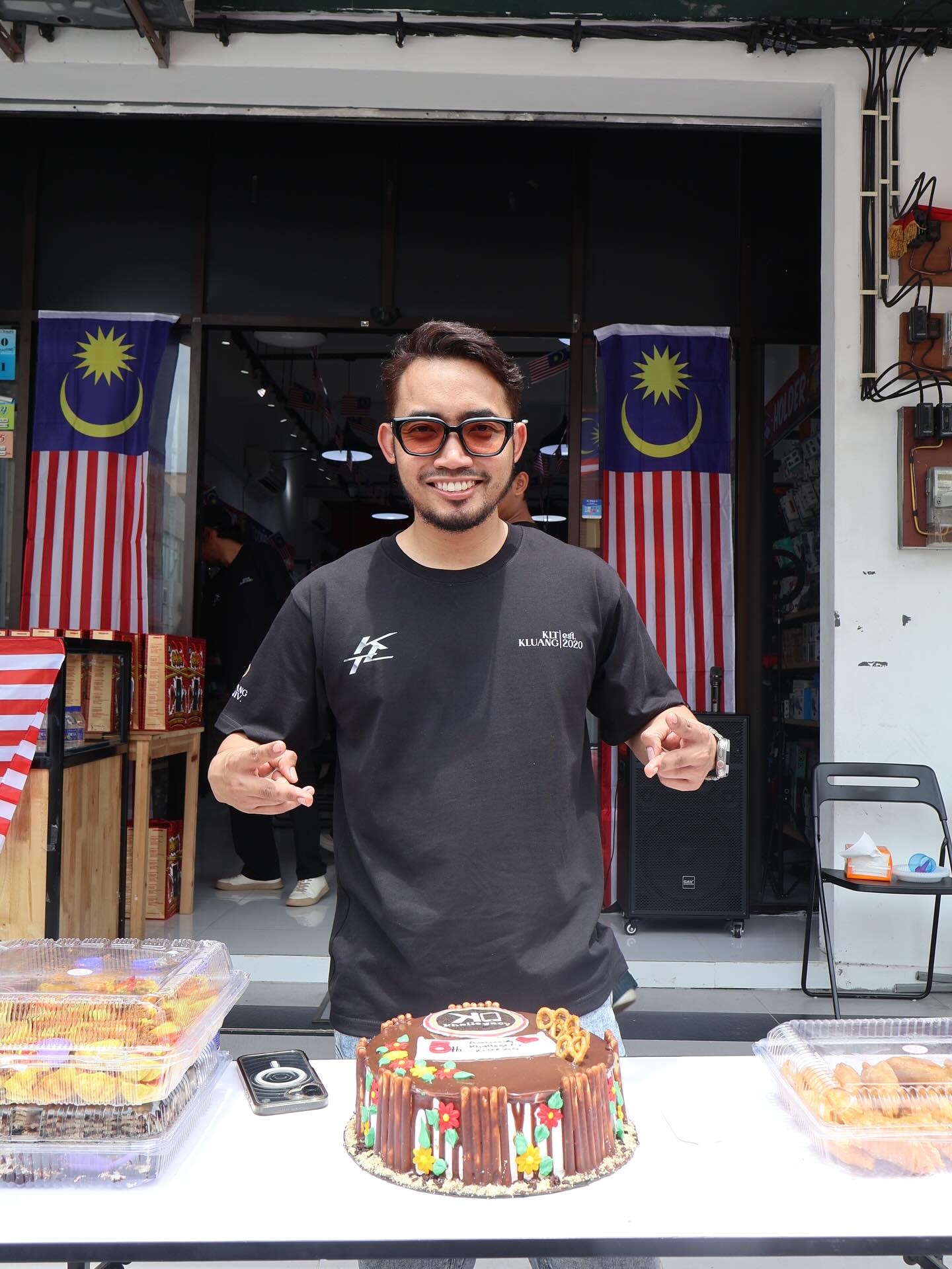 “Kau Tinggal Aku & Mak Sejak Usia 5 Tahun…Apa Jenis Perangai” – Abang Tesla