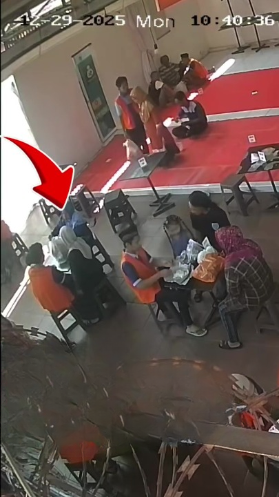 Wanita Sorok Barang Terlarang Di Miss V, Gagal Dikeluarkan Walau Mencangkung