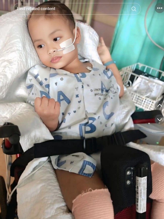 “Kami Takkan Maafkan Doktor” – Anak Sihat Kini Jadi OKU Setelah Hidap Meningitis