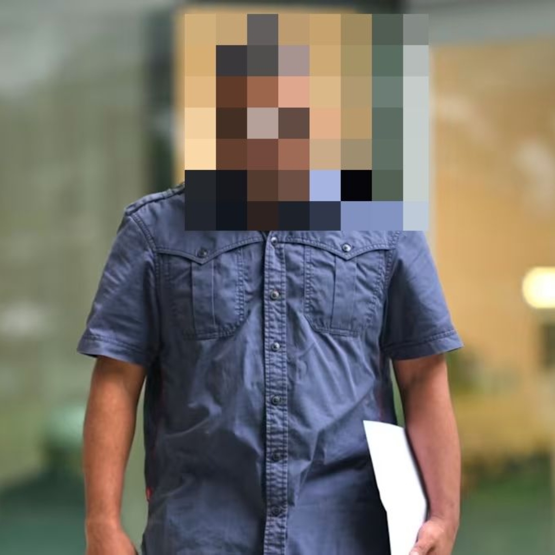 Kesal Anak Jiran Bising Bermain, Lelaki Lumur Daging Khinzir Sepanjang Koridor