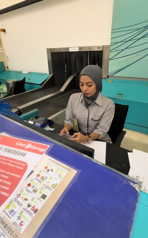 Penerbangan Delay 6 Jam, Suami Isteri & Bayi Ditinggal Selepas Terlambat 5 Minit