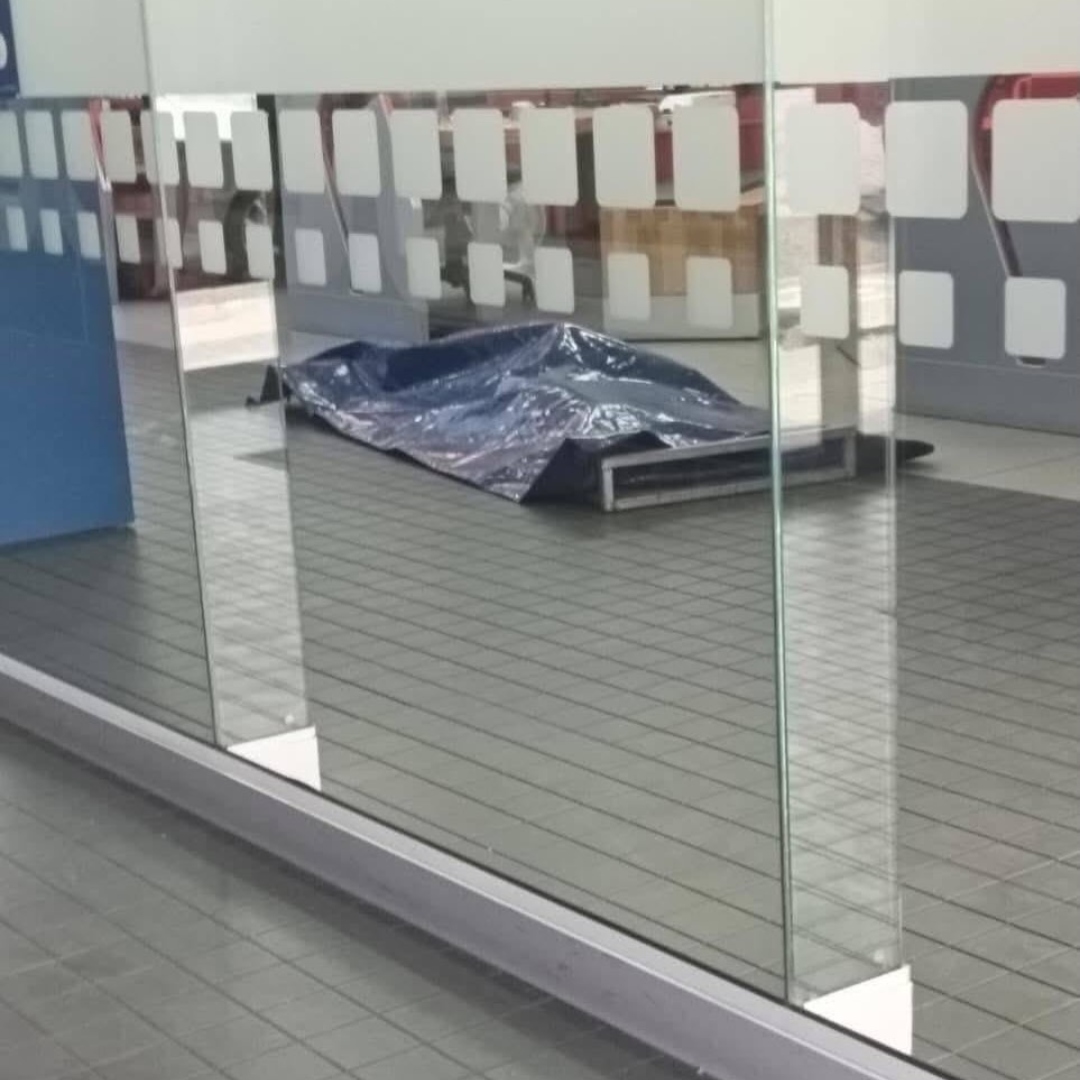 Susah ‘Claim’ Insurans, Waris Bawa Tubuh Berbungkus Plastik Letak Depan Kaunter