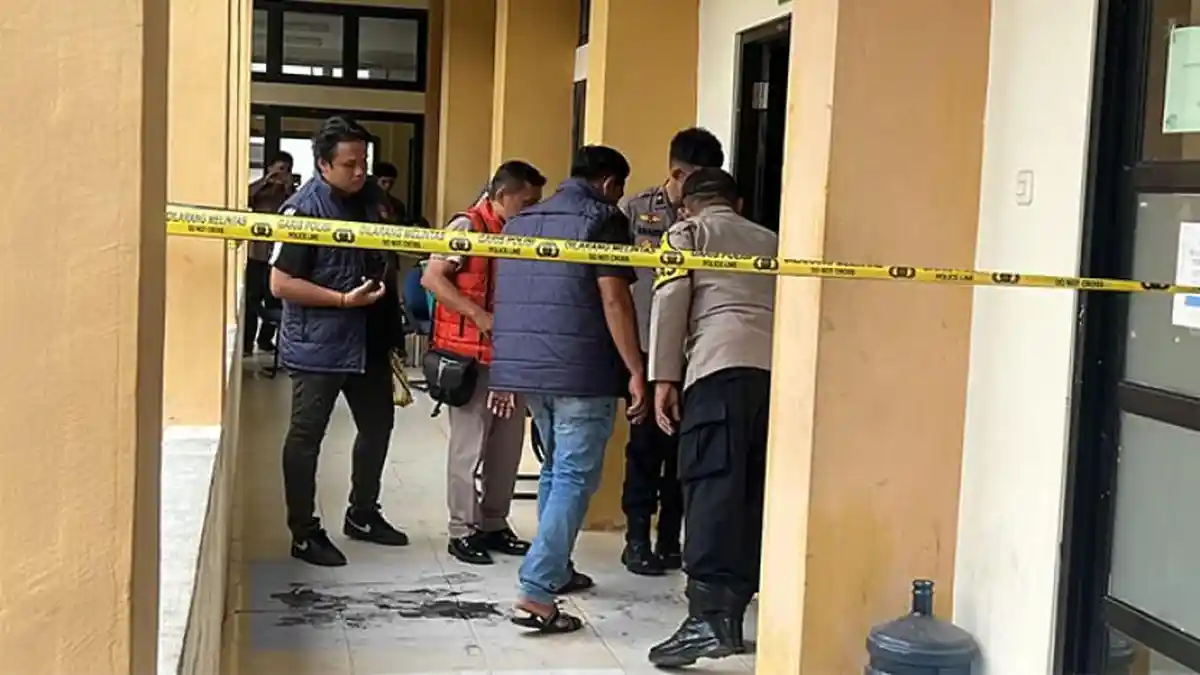 Plot Twist! Rakan Introvert & Fara Rupanya Ada Hubungan Rapat, Tular Video Mesra