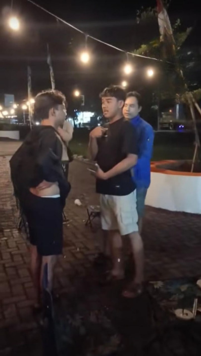 Isteri Pergi ‘Reunion Iftar’ Dengan Kawan Sekolah Tanpa Izin, Suami Naik Angin