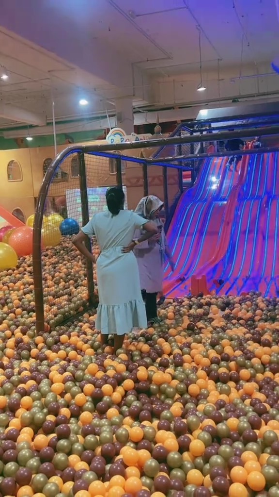 “Staf Tak Dapat Tolong” – Bangle RM12,000 Lebih Hilang Di Indoor Playground