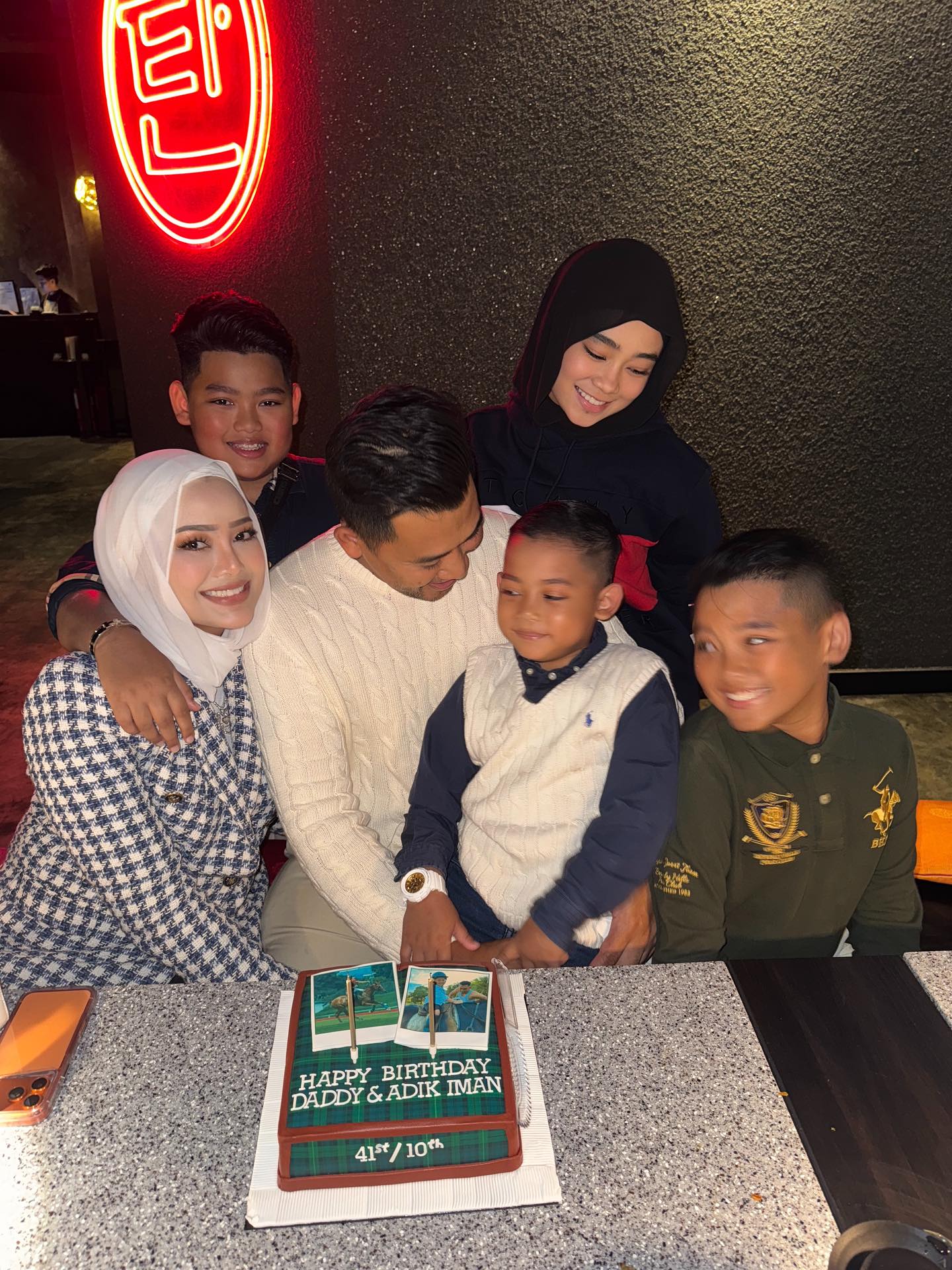 “Anak Pilih Manusia Susoh, Rupo Pun Takdo, Kak Fara Terima Walau Hati Terpaksa”