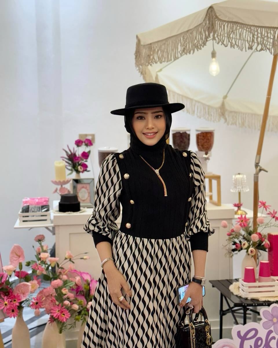 “Anak Pilih Manusia Susoh, Rupo Pun Takdo, Kak Fara Terima Walau Hati Terpaksa”