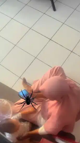 Bibik VC Dengan Lelaki Tak Berbaju, Anak Berusia 11 Bulan Jadi ‘Bahan Nafsu’