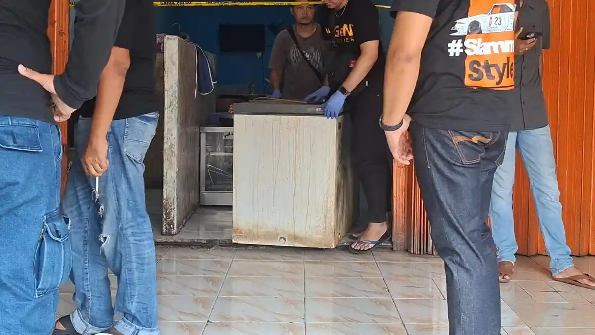 Bos Kedai Ayam Geprek Temui Tubuh Staf Dalam Freezer, Terbungkus Kain & Plastik