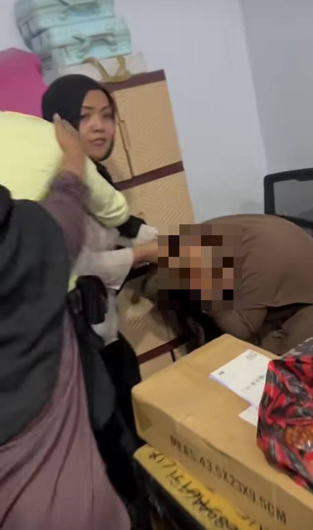 Isteri Terjah Syarikat Kourier, Suami Curang Dengan Rakan Sekerja Berpurdah