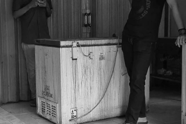 Pekerja Kedai Ayam Geprek Disumbat Dalam Freezer : Enggan Ikut Curi Kereta Bos