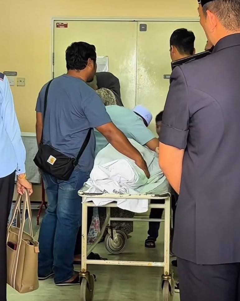 “Tak Sempat Salam Tangan Dia..Keluar Bilik Air Kami Tak Berpandang Mata”-Isteri