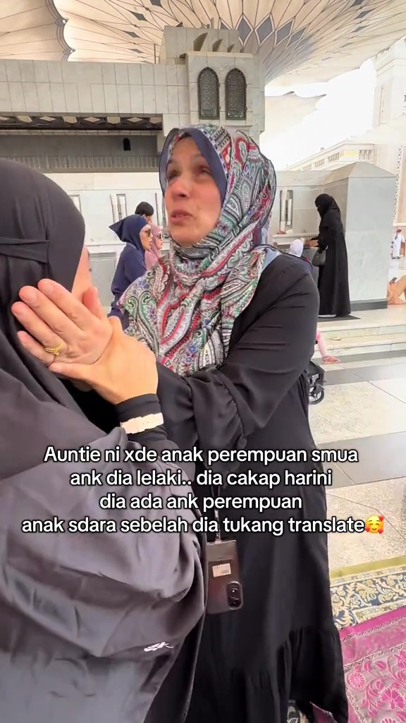 Wanita Sebak, Terjumpa Jemaah Turki Mirip Allahyarhamah Ibu Di Masjid Nabawi