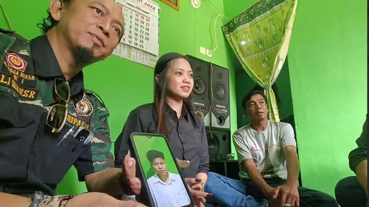 Terperanjat Lihat ‘Alat Palsu’ Pada Malam Pertama, Suami Rupaya Wanita Tulen