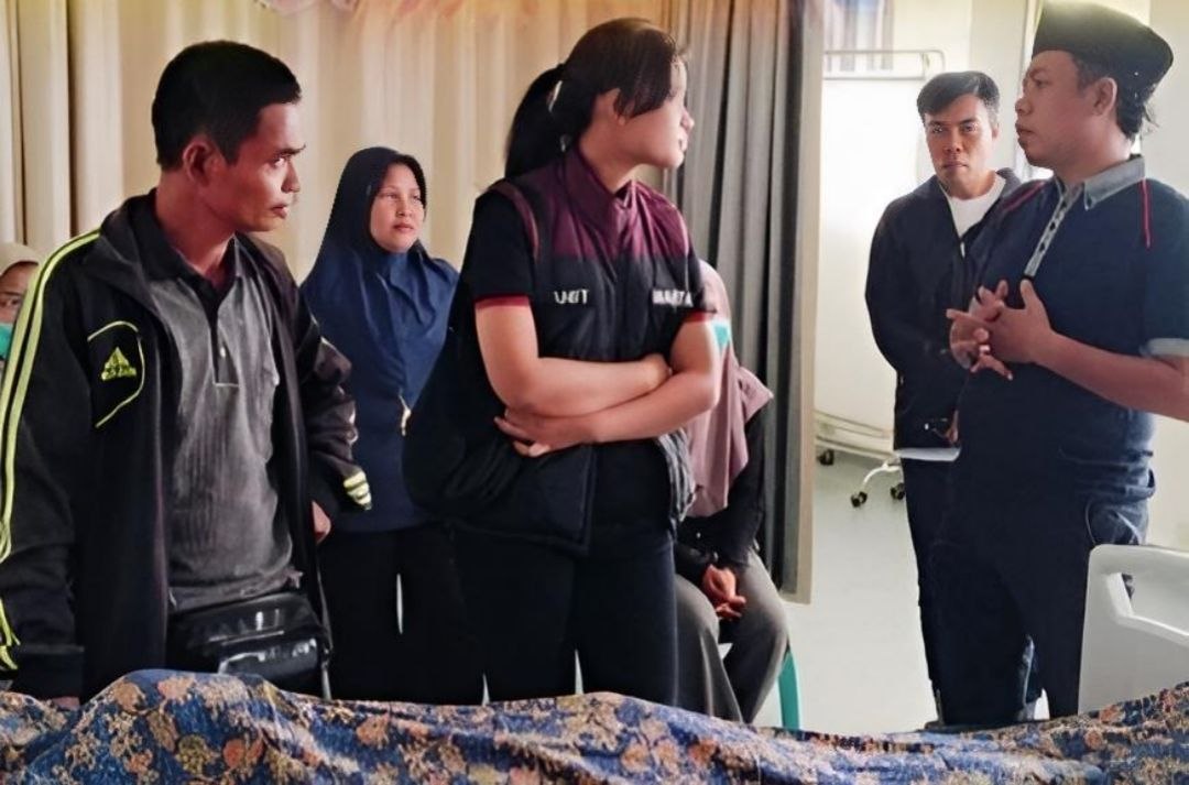 Suami Strok ‘Mengomel’ & Kuat Marah, Isteri Hilang Sabar Nekad Tuang Air Panas