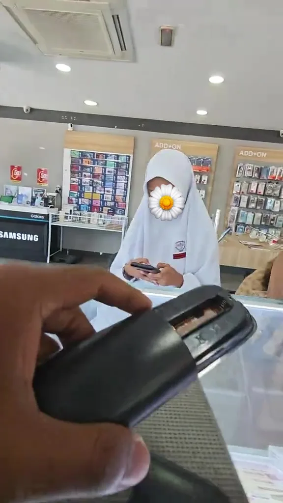 Tukar Bateri Kalkulator Dengan Bateri Remote, Caj RM30, Pihak Kedai Jelaskan Isu
