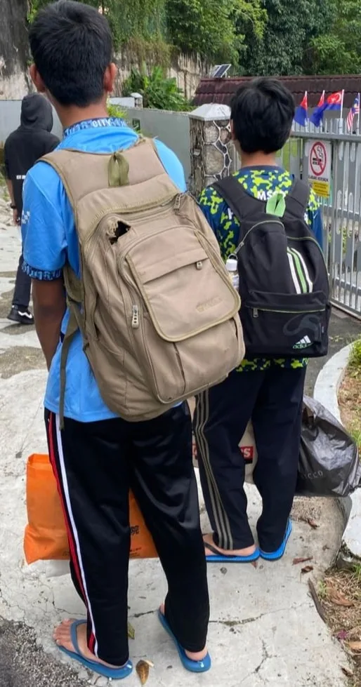 Ibu Meninggal, Bapa Kaki Bantai…2 Beradik Dihalau Saudara, Pakaian Dicampak