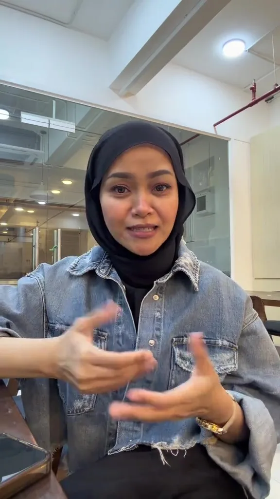 Pelanggan Cuci Najis Anak Di Sinki Basuh Tangan, Atas Meja Makan & Sejadah