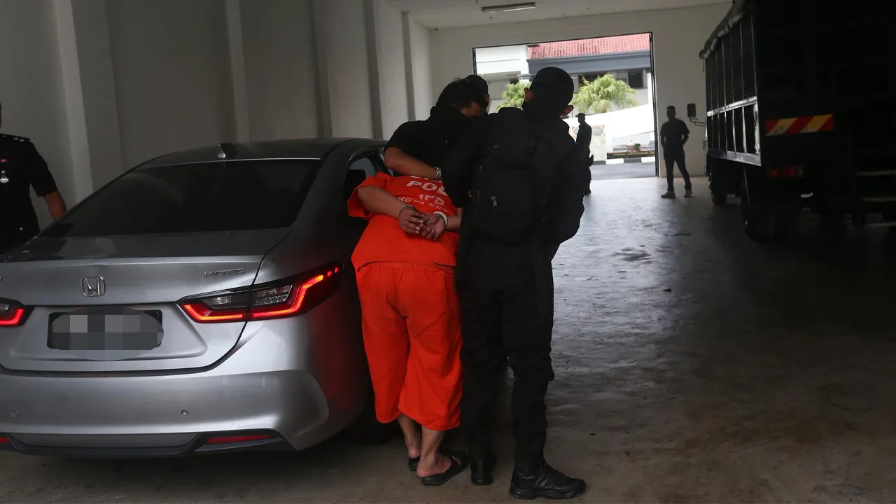 Cederakan Kenalan Wanita Dalam Kereta Mazda 3, Ejen Hartanah Direman 7 Hari