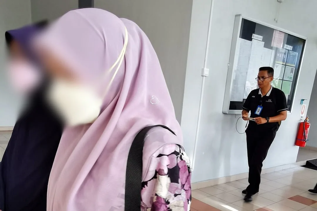 Guru Didakwa Buat ‘Benda Jelik’ Pada Pelajar, Berlaku Bawah Pokok & Dalam Rumah