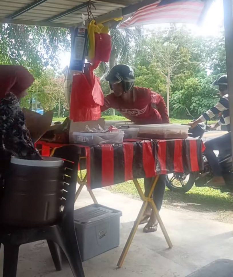 Aksi 2 Lelaki Terakam ‘Live’, Pura-Pura Beli Makanan Sebelum Rembat Bekas Duit
