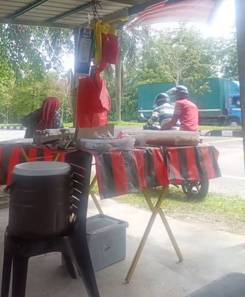 Aksi 2 Lelaki Terakam ‘Live’, Pura-Pura Beli Makanan Sebelum Rembat Bekas Duit