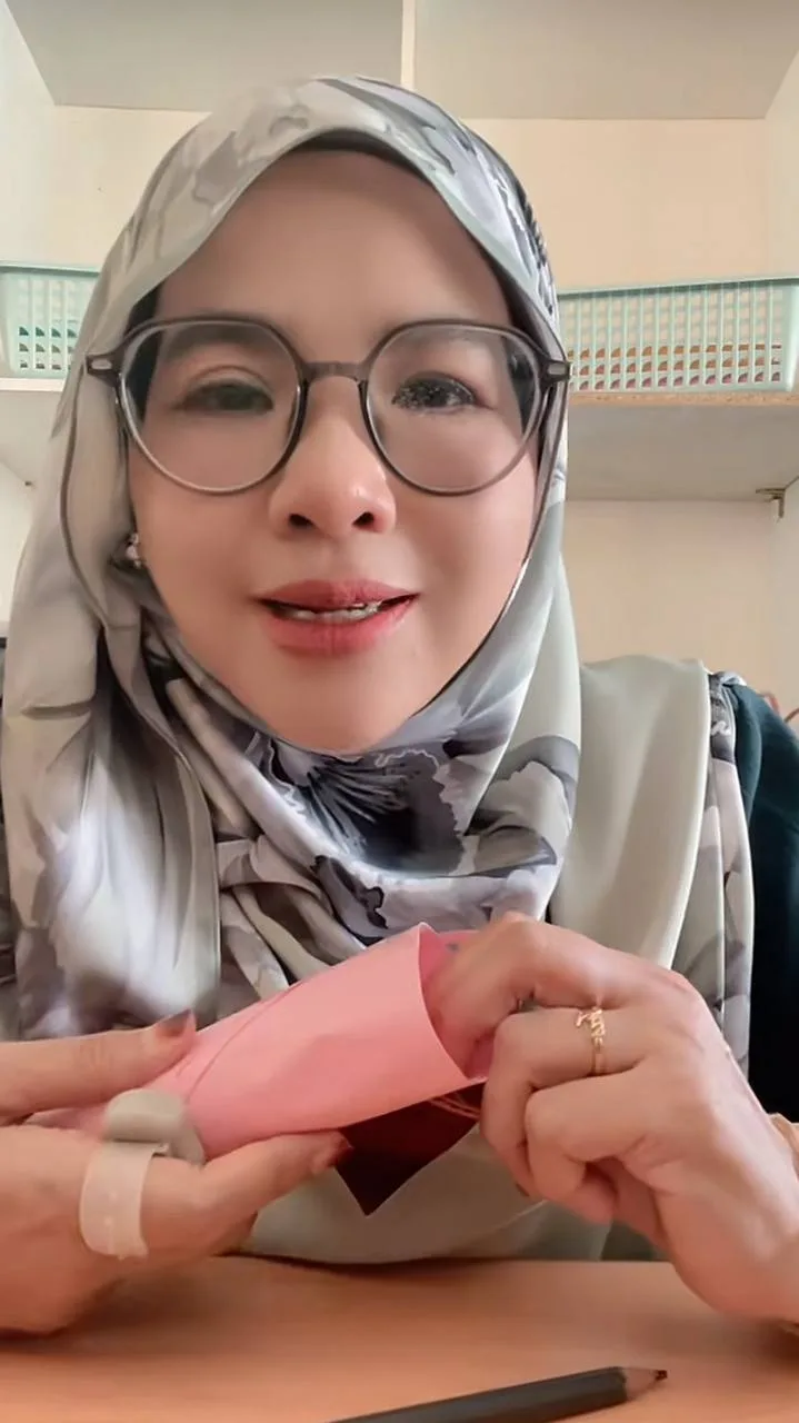 Guru Sebak, Murid Tahun 4 Diuji Isu Keluarga Usaha Bagi Hadiah Walau Sudah Koyak