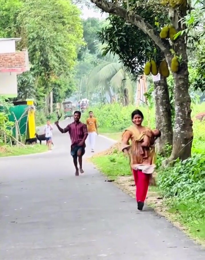 Suami Kejar Dengan Sabit, Isteri Ketakutan Lintang-Pukang Lari Dukung Bayi