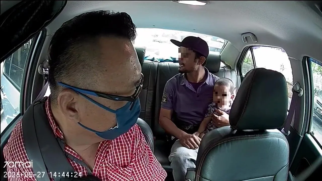 Kesal Pemandu Grab Tak Cukup Duit Kecil, Lelaki Pangku Anak Tolak Kepala Isteri