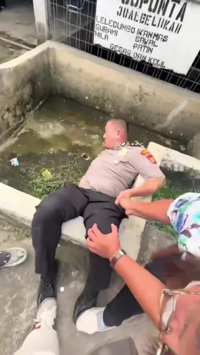 Polis Didapati Curang, Isteri Kejar Di Balai Hingga Terbongkang Masuk Kolam Ikan